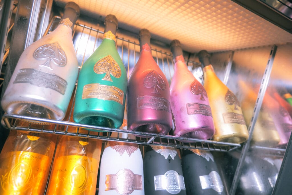 GUEST新宿で「高収入と自己成長」を叶えるキャスト求人